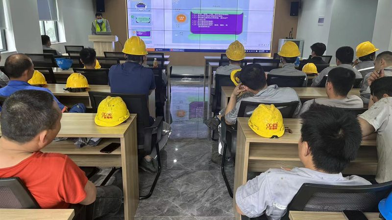 会计培训行业的收费标准通常由以下几个部分构成：